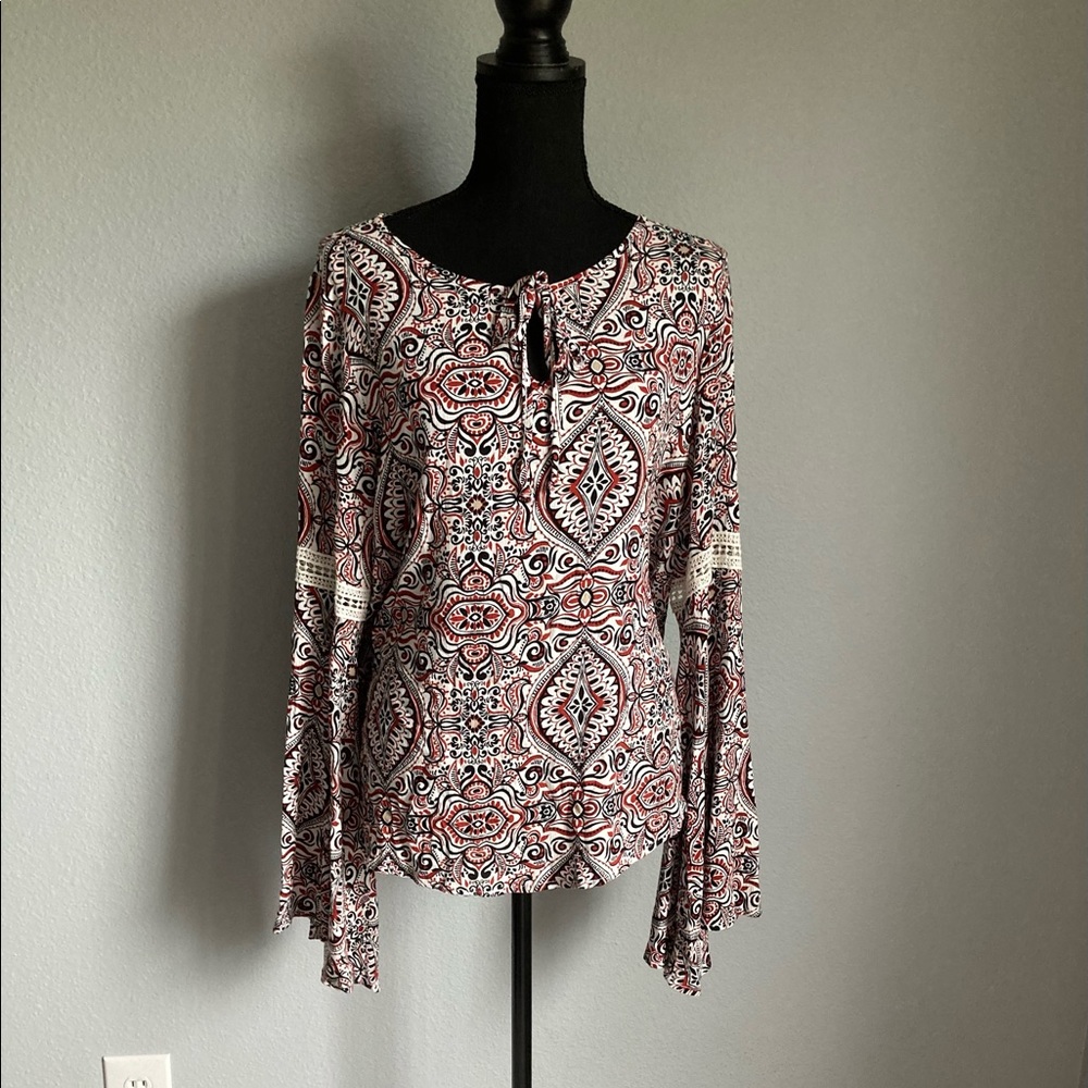 Vintage Boho style Bell Sleeves with lace details floral top size M